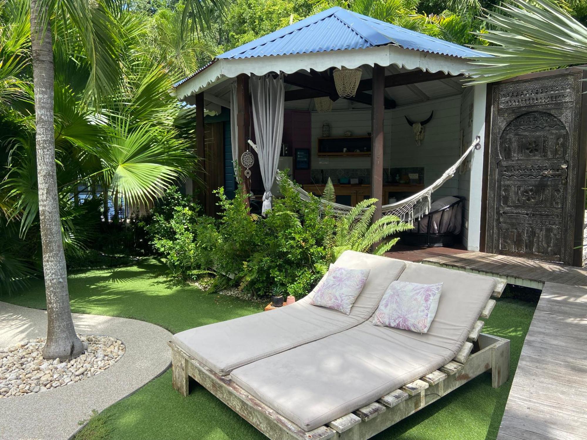 Tiki Paradise Lodge Fwi Сен-Ан Екстериор снимка