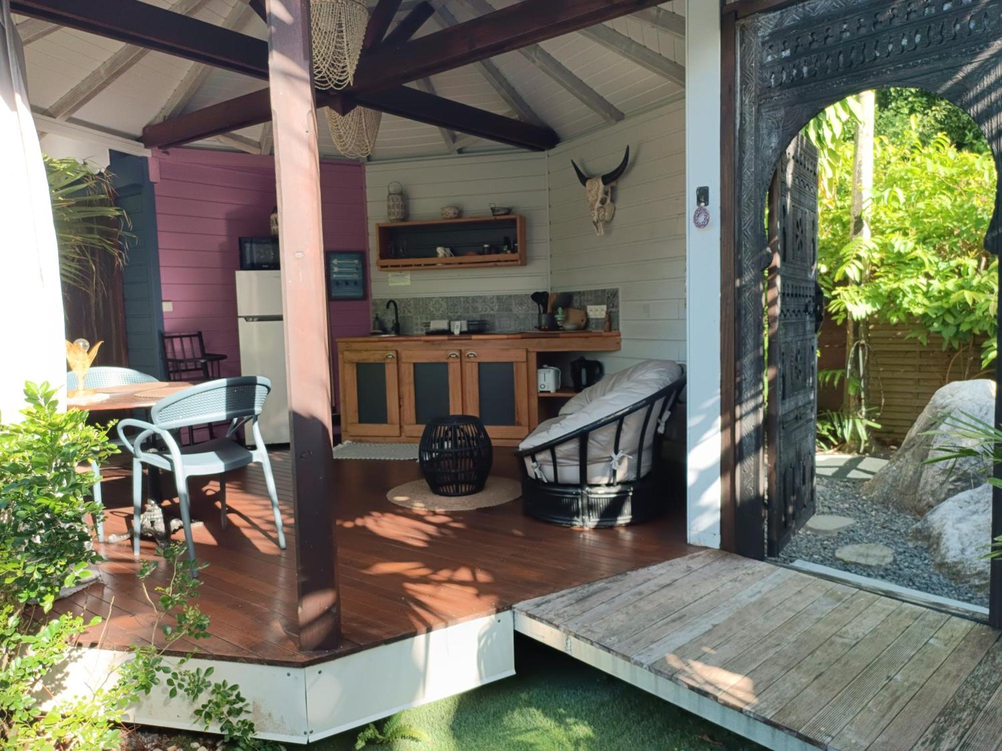 Tiki Paradise Lodge Fwi Сен-Ан Екстериор снимка