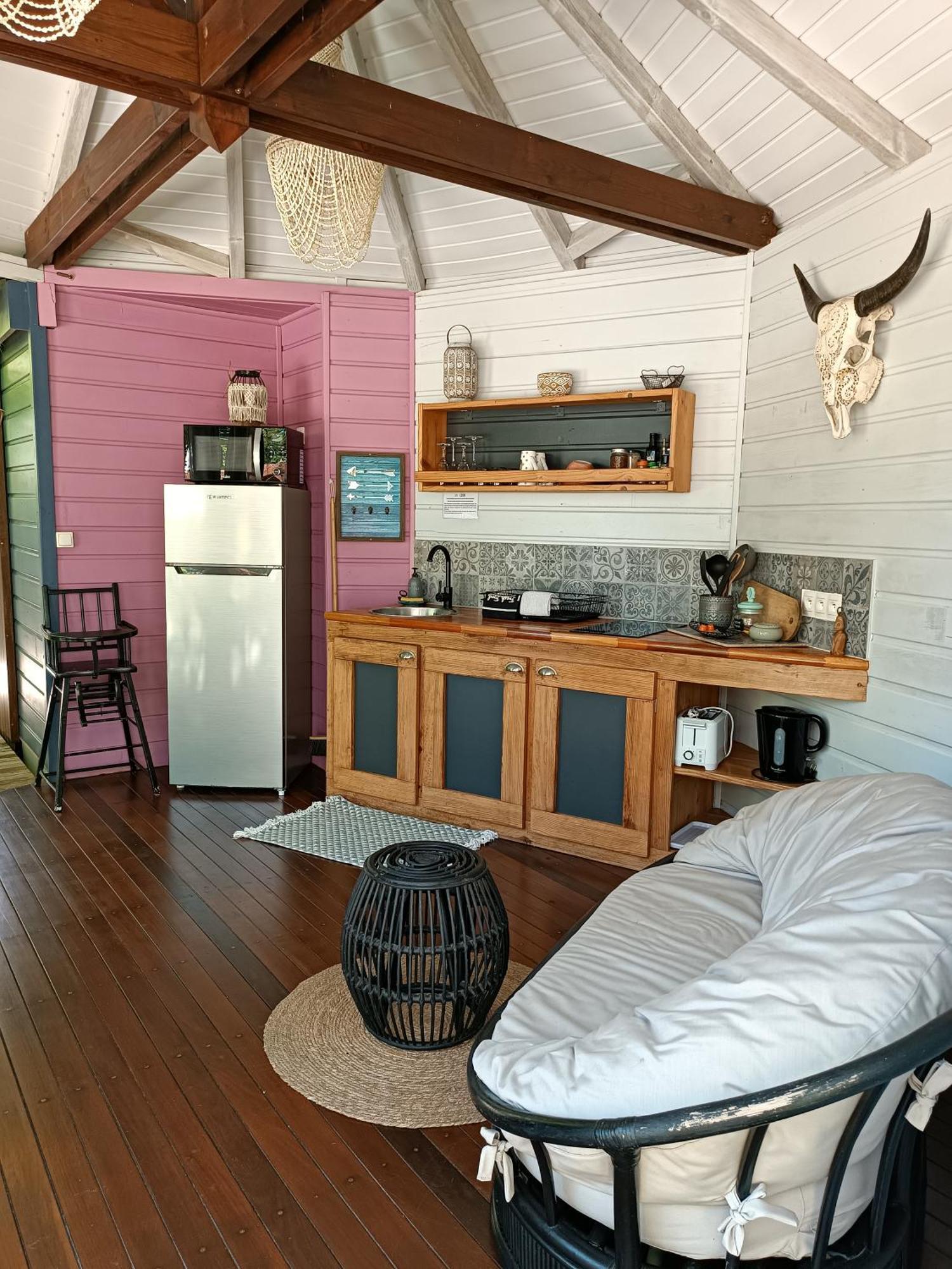 Tiki Paradise Lodge Fwi Сен-Ан Екстериор снимка