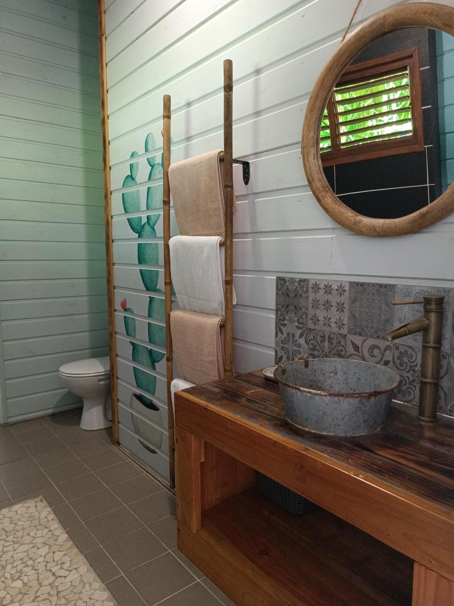 Tiki Paradise Lodge Fwi Сен-Ан Екстериор снимка